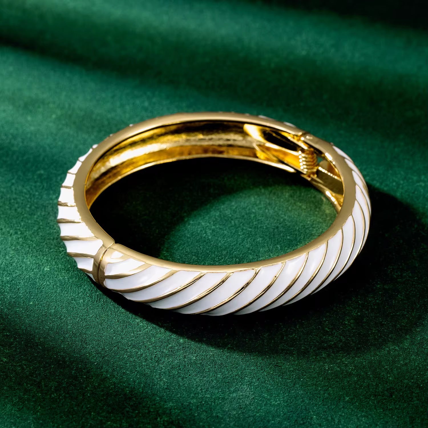 Stainless
steel
Bangel