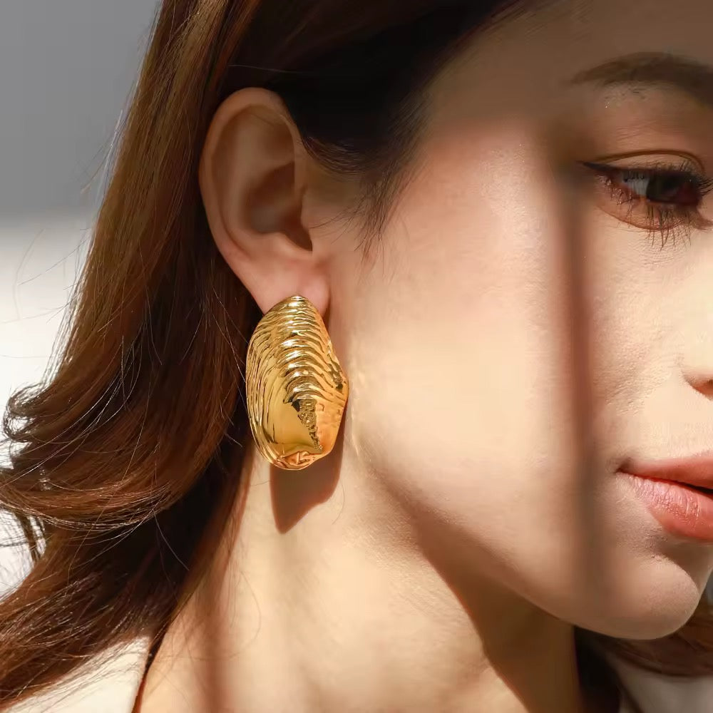 Stainless
steel
shell
Earring